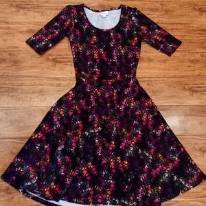LuLaRoe Nicole Dress in Pretty Abstract Pattern, XS